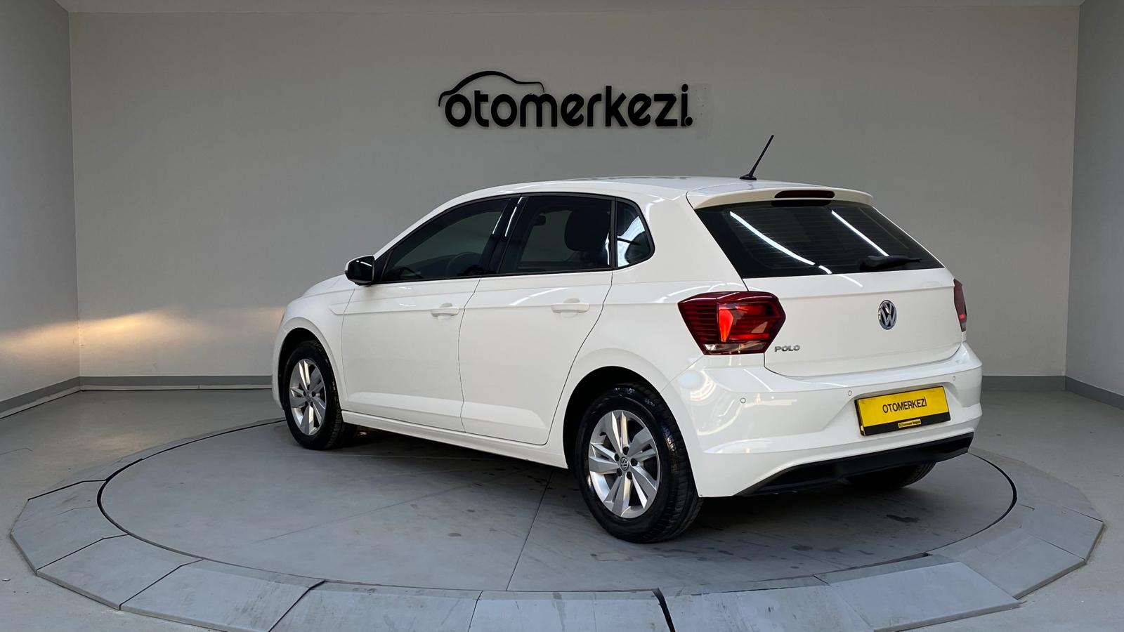 VOLKSWAGEN POLO 2